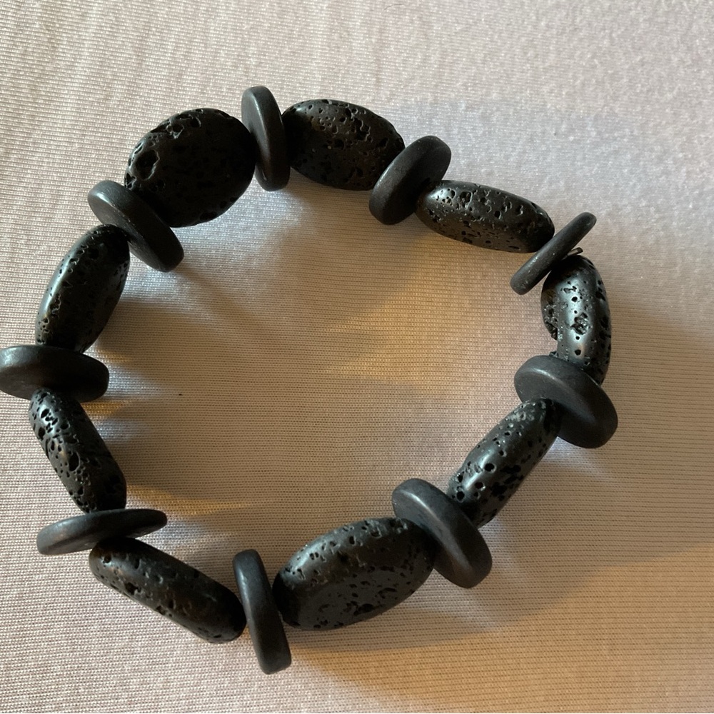 MEN’S BLACK LAVASTONE STRETCH BRACELET